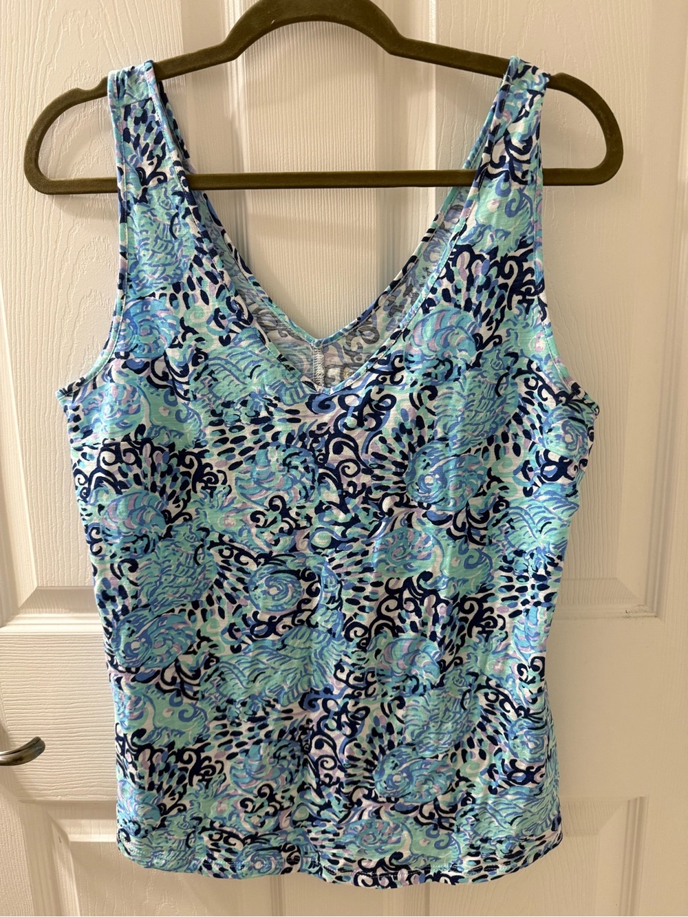 Lilly Pulitzer Blue Patterned V neck Tank Top- like new